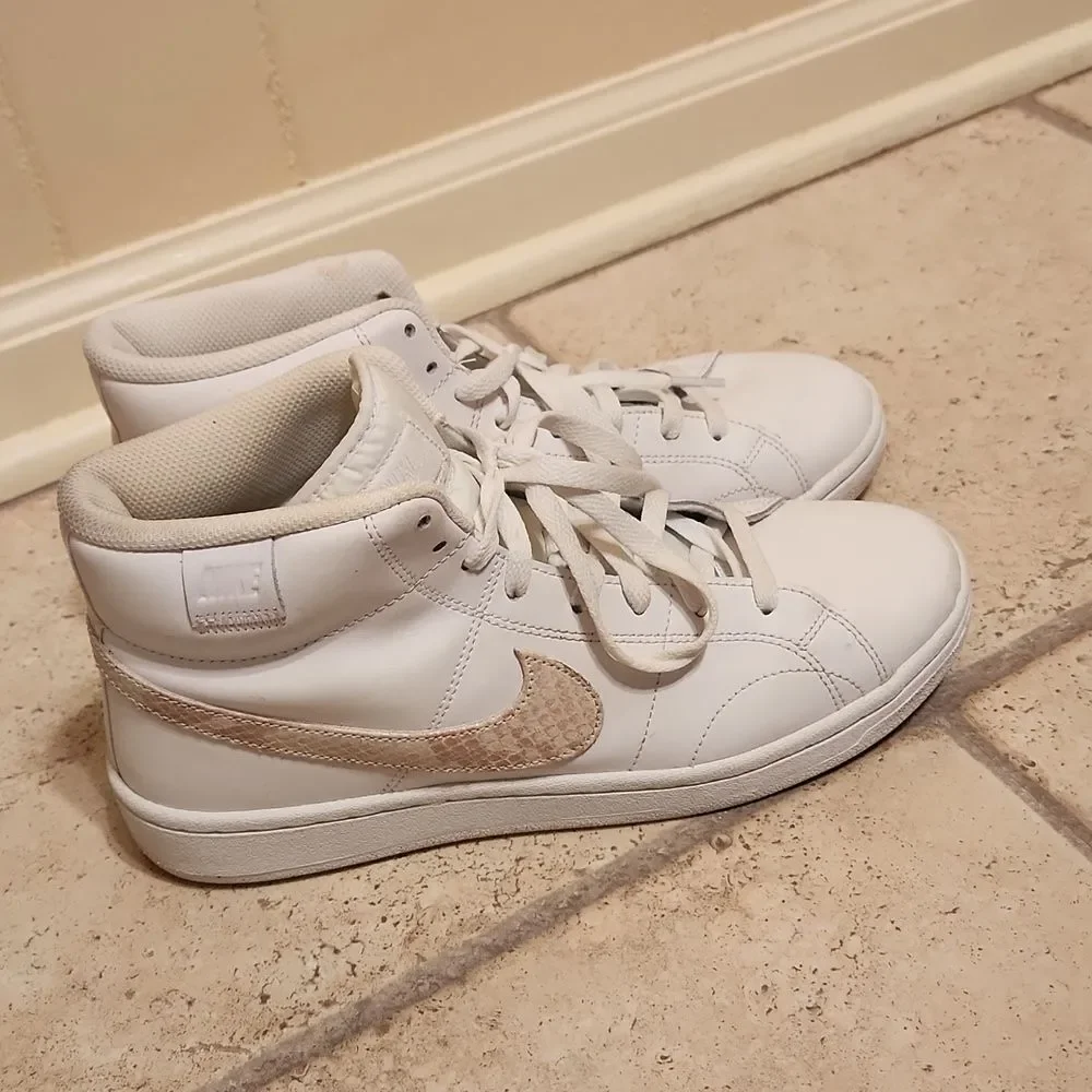 Nike Women's Court Royale 2 Mid White w/ Leather Insignia Size 9